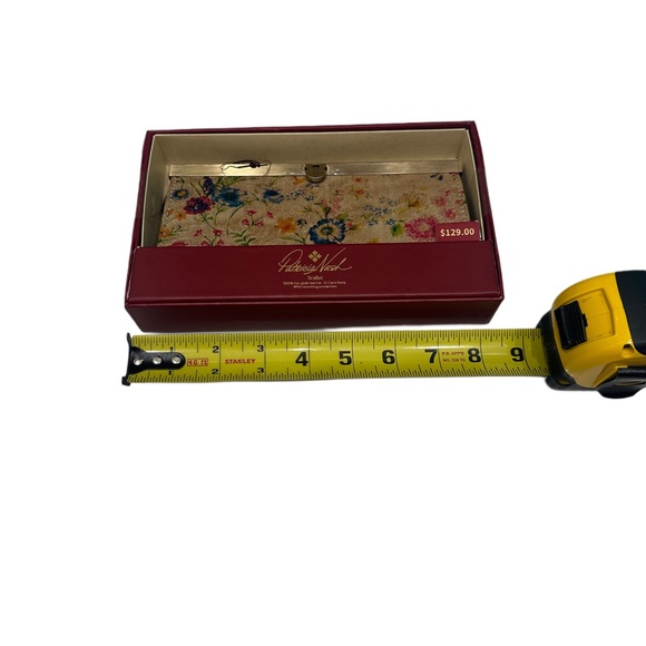 Patricia Nash NEW PRAIRIE ROSE
Leather Cauchy Wallet NWT & GIFT
BOX RFID - Picture 3 of 5